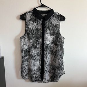 Banana Republic Black and White Print Blouse